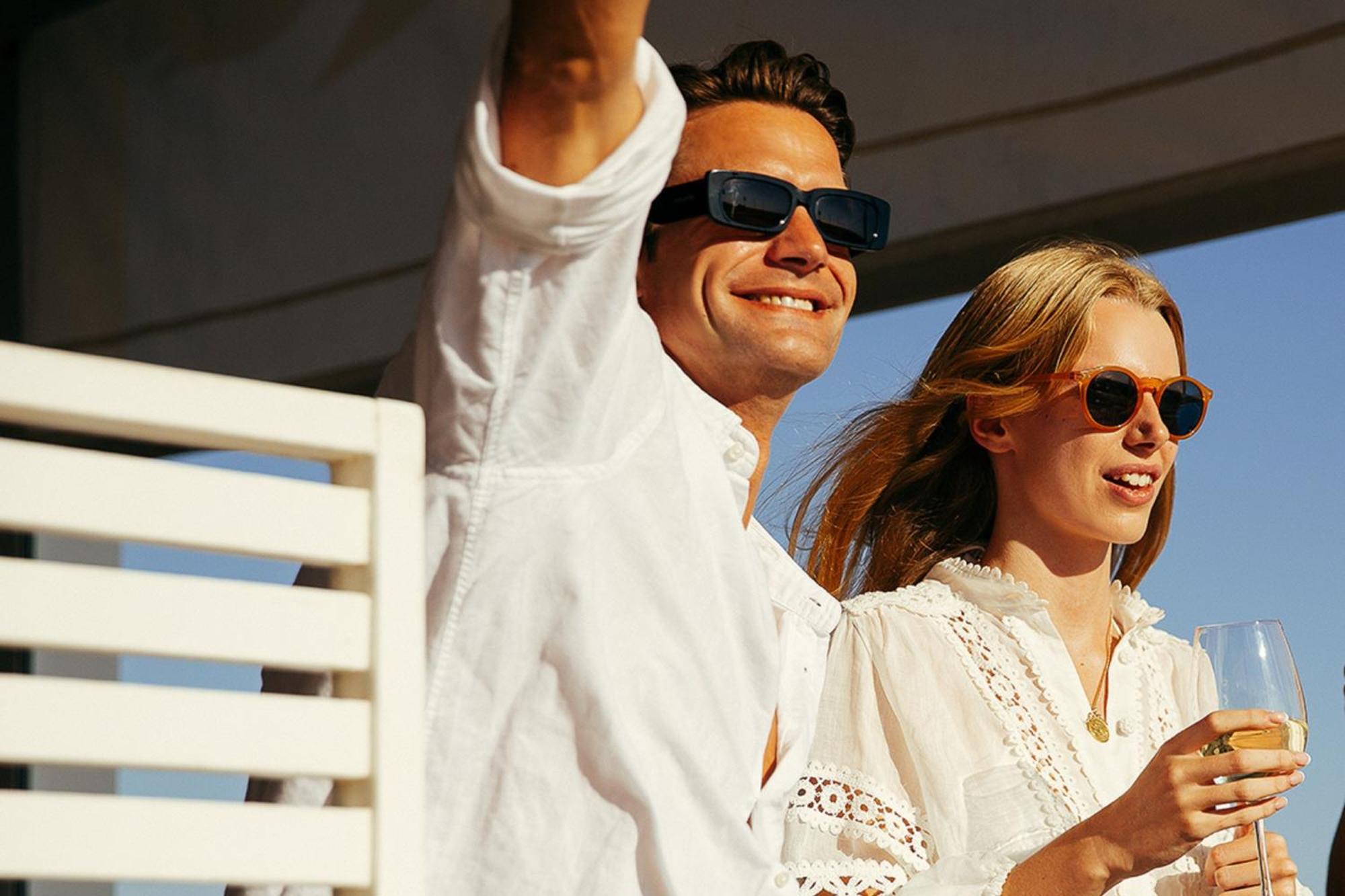 Domes Lake Algarve, Autograph Collection Vilamoura Luaran gambar A couple wearing sunglasses