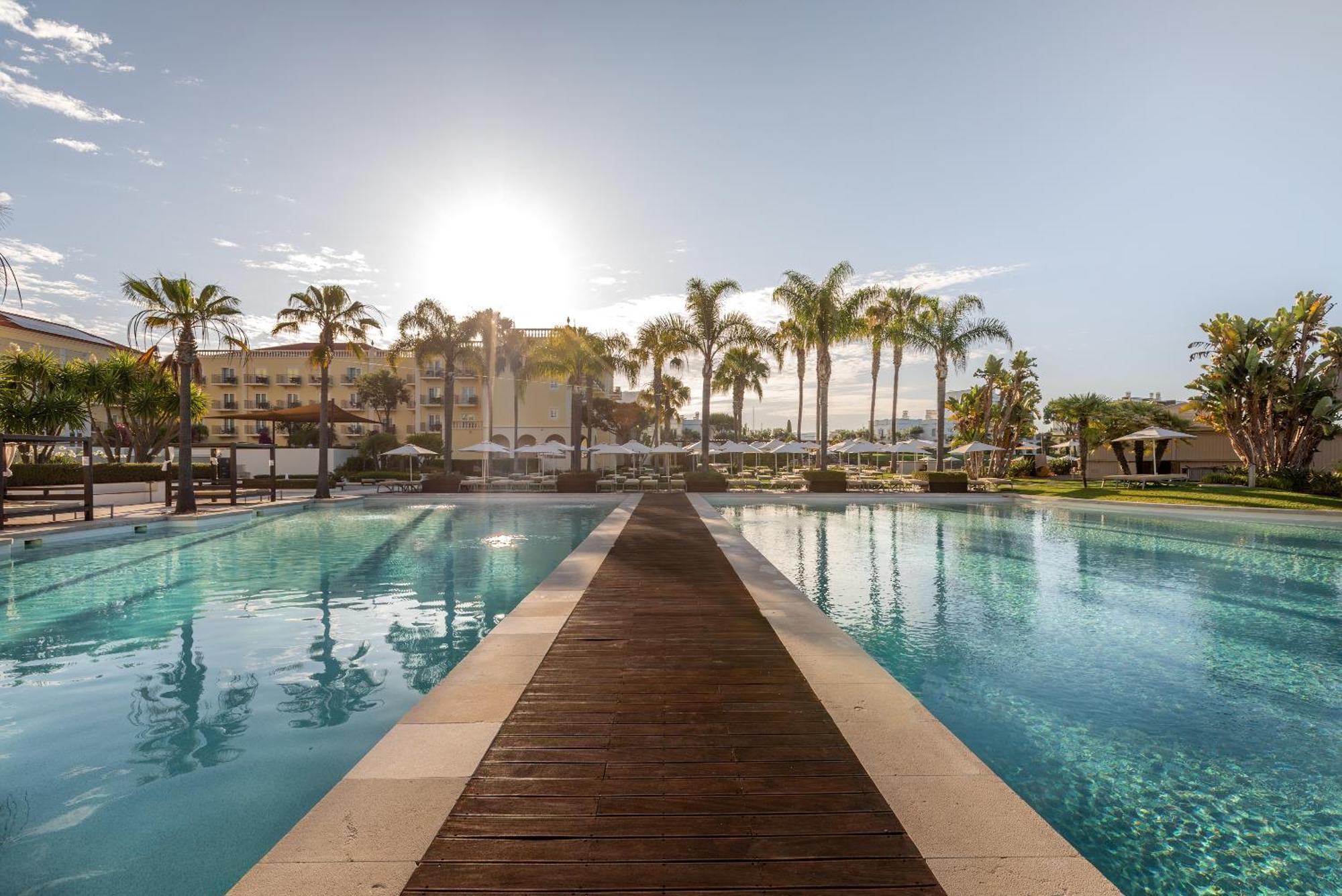 Domes Lake Algarve, Autograph Collection Vilamoura Luaran gambar The swimming pool at the resort