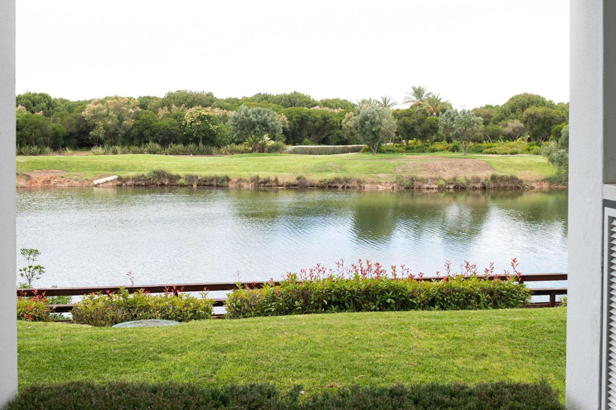 Domes Lake Algarve, Autograph Collection Vilamoura Luaran gambar The 18th hole at the 2007 PGA Championship